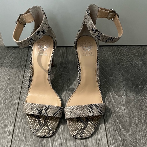 Vince Camuto VP Bendiva Snakeskin Heels - Picture 3 of 9